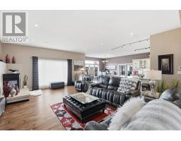 225 JOHN STREET S - 14
