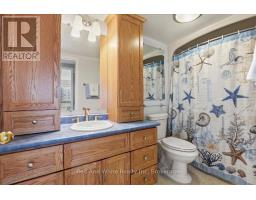 808 - 10 ELLEN STREET E - 23