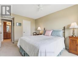 808 - 10 ELLEN STREET E - 26