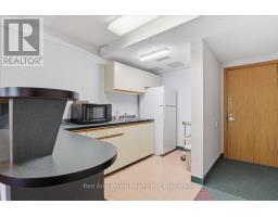 808 - 10 ELLEN STREET E - 34