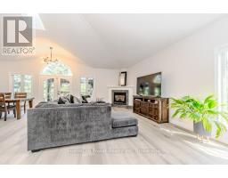 16 ELDERBERRY COURT - 12