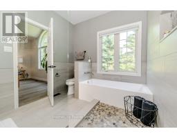 16 ELDERBERRY COURT - 25