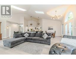 16 ELDERBERRY COURT - 9