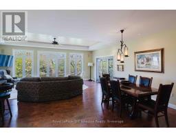 290 SAUGEEN STREET - 19