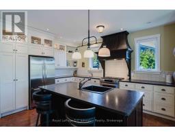 290 SAUGEEN STREET - 22