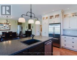 290 SAUGEEN STREET - 23