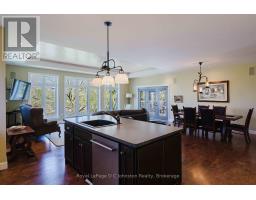 290 SAUGEEN STREET - 25