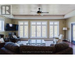 290 SAUGEEN STREET - 30