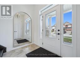 98 KAY CRESCENT - 4