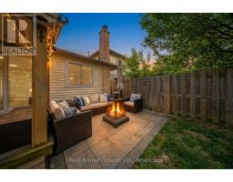 58 LEACOCK AVENUE - 35