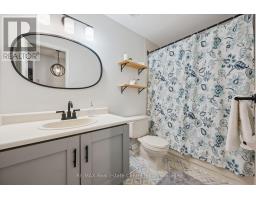 3 - 106 WOODLAWN ROAD E - 14