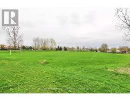 85 - 35 MOUNTFORD DRIVE - 34