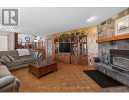 696 JOSEPHINE STREET N - 14