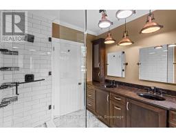 1663 5TH AVENUE E - 28