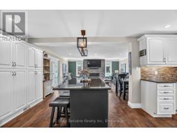 126 FRANCES STREET E - 12