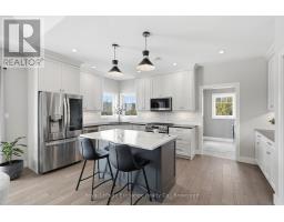 150 LOUISE CREEK CRESCENT - 23