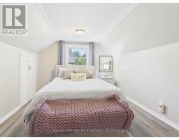 299 VICTORIA STREET - 35