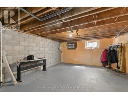 120 HILL STREET E - 31