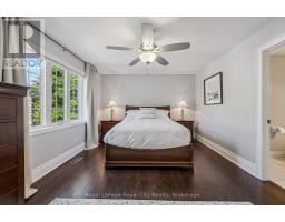 11 - 25 MANOR PARK CRESCENT - 24