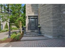 11 - 25 MANOR PARK CRESCENT - 3