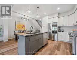 27 HEDLEY LANE - 16