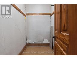 484 QUEEN STREET - 27