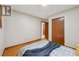 113 APPLEWOOD CRESCENT - 19