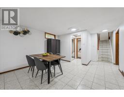 113 APPLEWOOD CRESCENT - 27