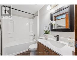 113 APPLEWOOD CRESCENT - 34