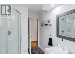 1073 8 CONCESSION - 17