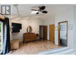 1073 8 CONCESSION - 22