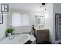 1073 8 CONCESSION - 23