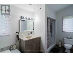 1073 8 CONCESSION - 24