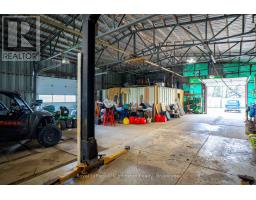 1073 8 CONCESSION - 37