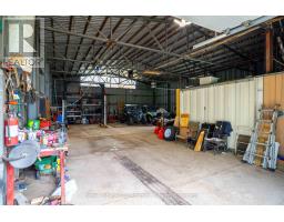 1073 8 CONCESSION - 38