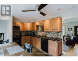 1073 8 CONCESSION - 9