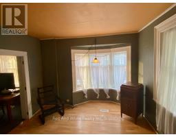 4 DUNKE STREET S - 4
