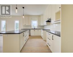 647 MARTIN STREET - 10