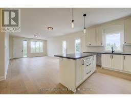 647 MARTIN STREET - 11