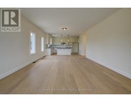 647 MARTIN STREET - 4