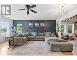 482 CONCESSION 8 - 11