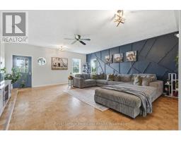 482 CONCESSION 8 - 9