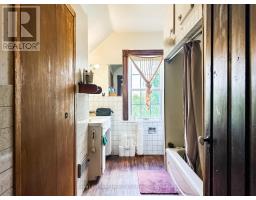 41996 GLENANNON RD., R.R. No.2 ROAD - 35