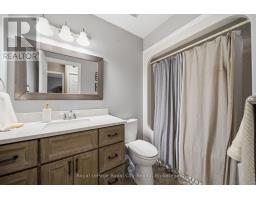 14 HEWITT STREET - 25