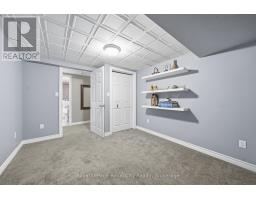 14 HEWITT STREET - 34
