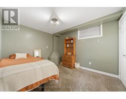 14 HEWITT STREET - 35