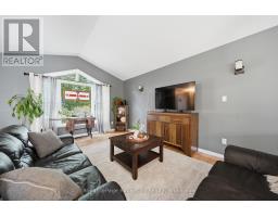 14 HEWITT STREET - 8