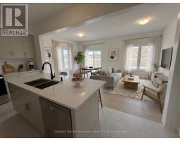 537 ANTON CRESCENT - 4