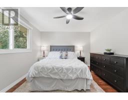 72 AVONWOOD DRIVE W - 17