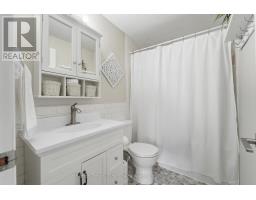 72 AVONWOOD DRIVE W - 18